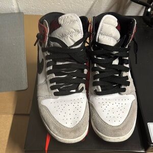 Nike White and Black Sneakers with Padded Collar